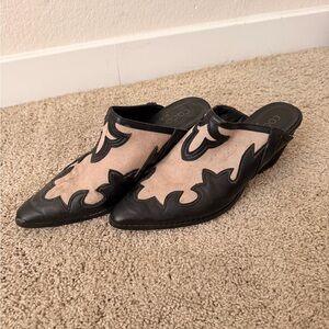 Coconuts by Matisse Black and Cream Mules